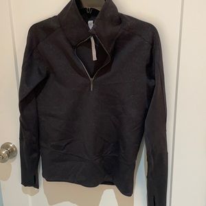 Lululemon pullover in excellent condition